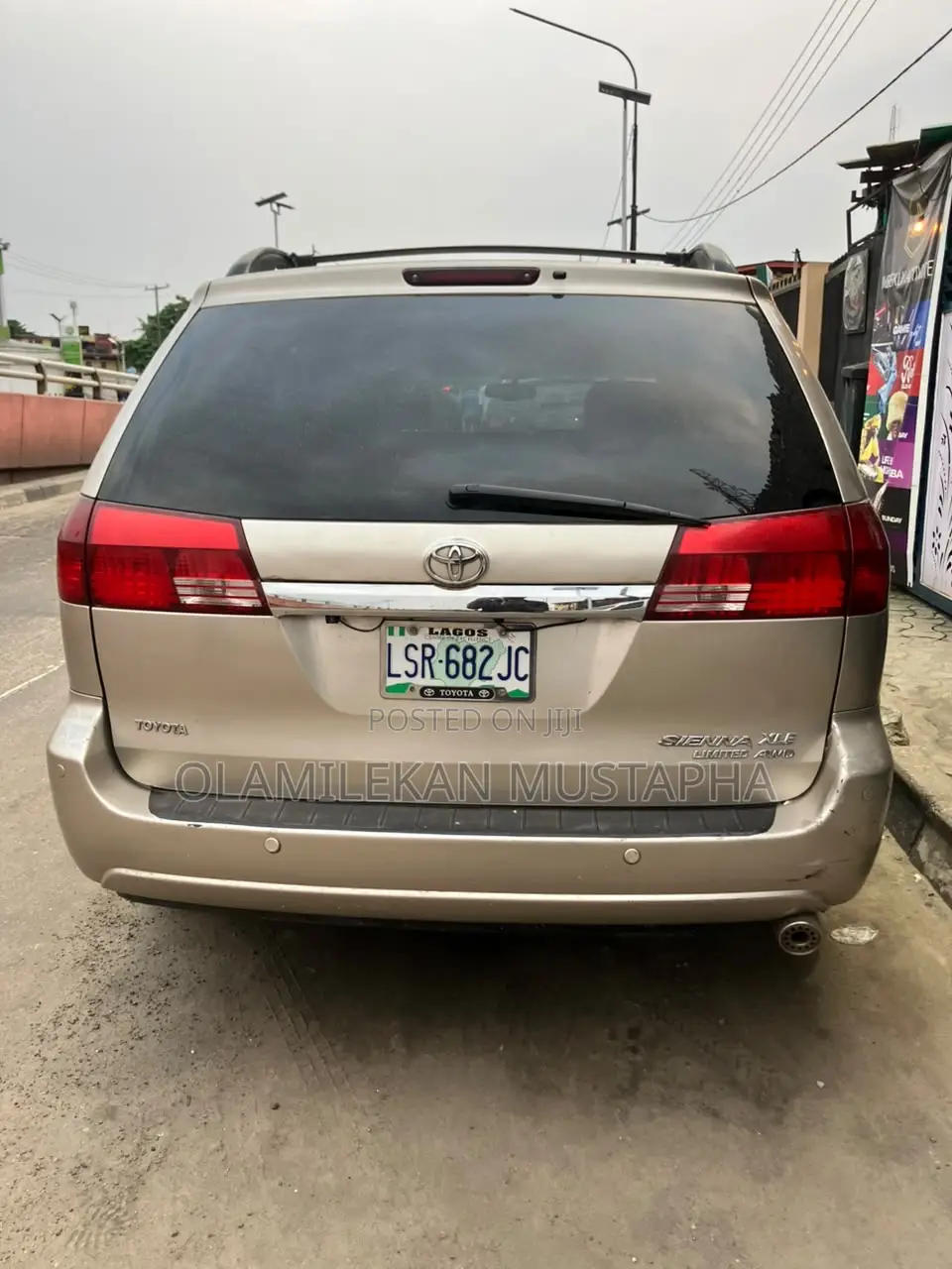 Toyota Sienna 2025 Silver
