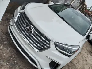 Hyundai Santa Fe 2018 White