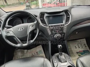 Hyundai Santa Fe 2018 White