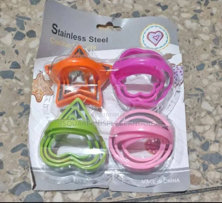 4 in 1 Cookie Shapes Cutter