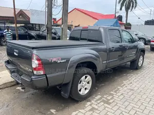 Toyota Tacoma Double Cab V6 2010 Gray
