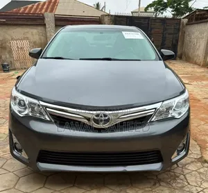 Toyota Camry XLE V6 4dr Sedan (3.5L 6cyl 6A) 2013 Gray