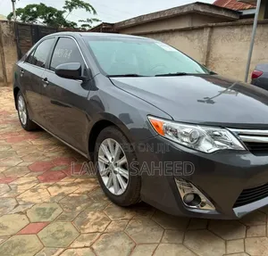 Toyota Camry XLE V6 4dr Sedan (3.5L 6cyl 6A) 2013 Gray