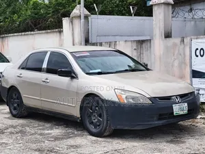 Honda Accord 2004 Gold