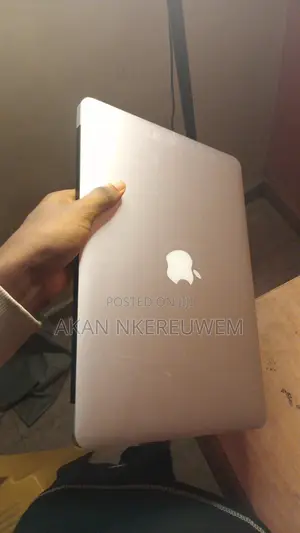 Laptop Apple MacBook 2017 8GB Intel Core i5 SSD 256GB