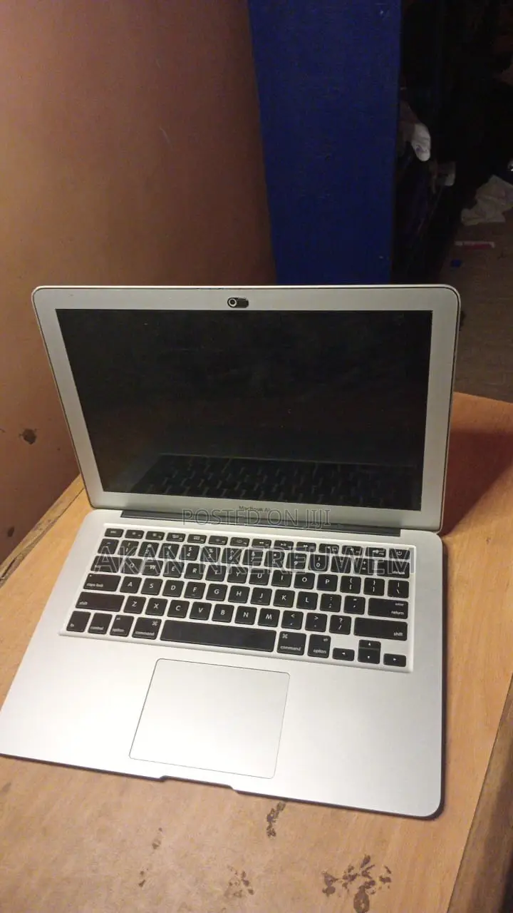 Laptop Apple MacBook 2017 8GB Intel Core i5 SSD 256GB