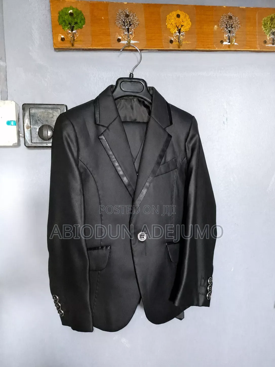 Boys Complete Suit Set (Size 48) – Worn Once .