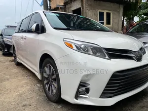 Toyota Sienna 2019 White