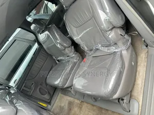 Toyota Sienna 2010 Silver