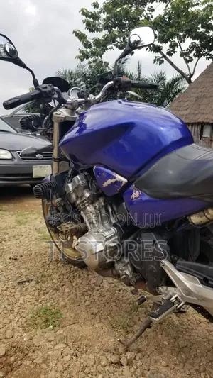 Honda CB 2005 Blue