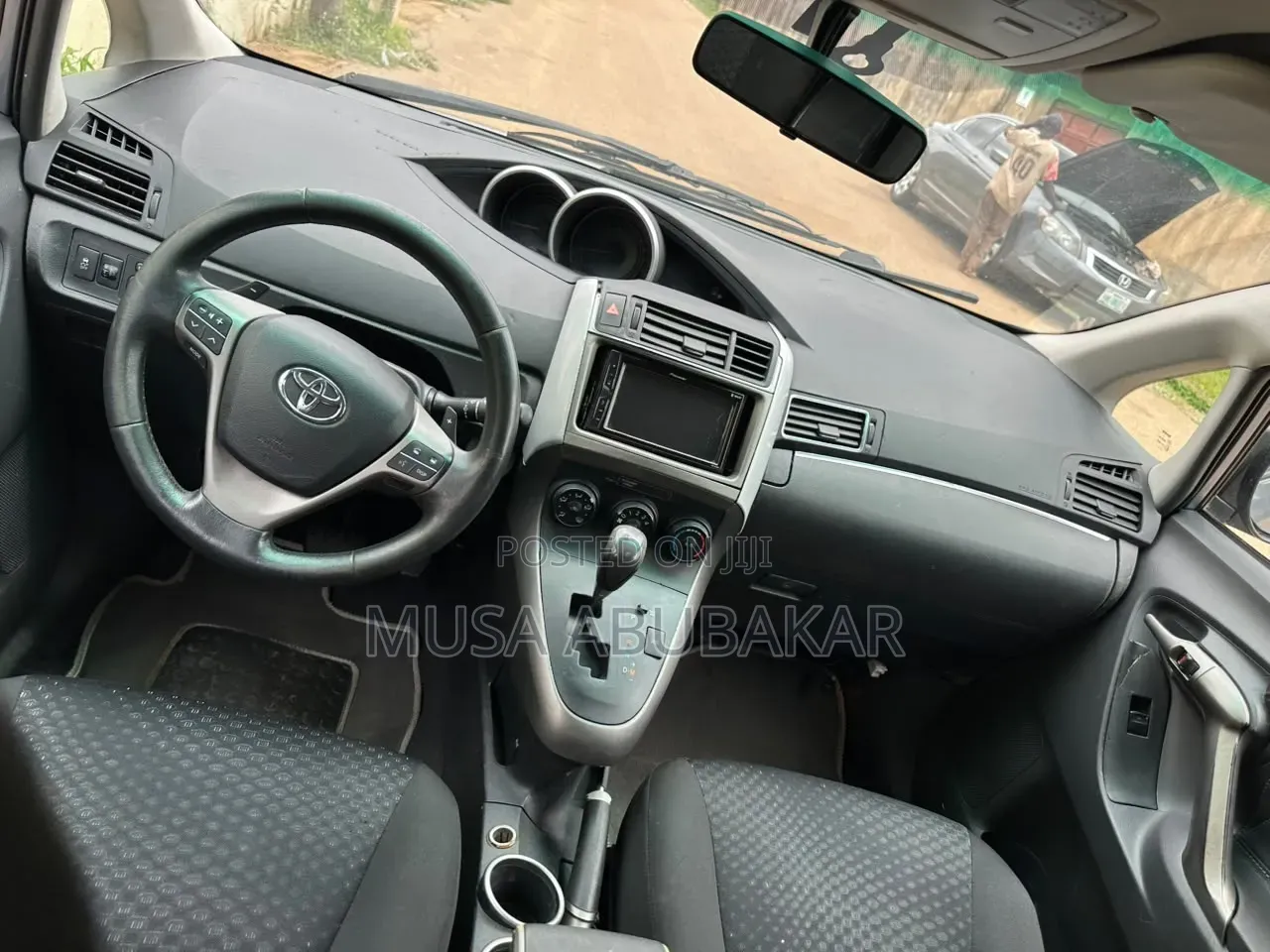 Toyota Verso 2011 Blue
