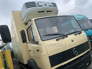 Mercedes Benz 814 Cooling Truck