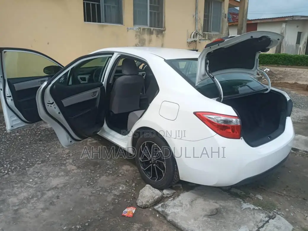 Toyota Corolla 2014 White