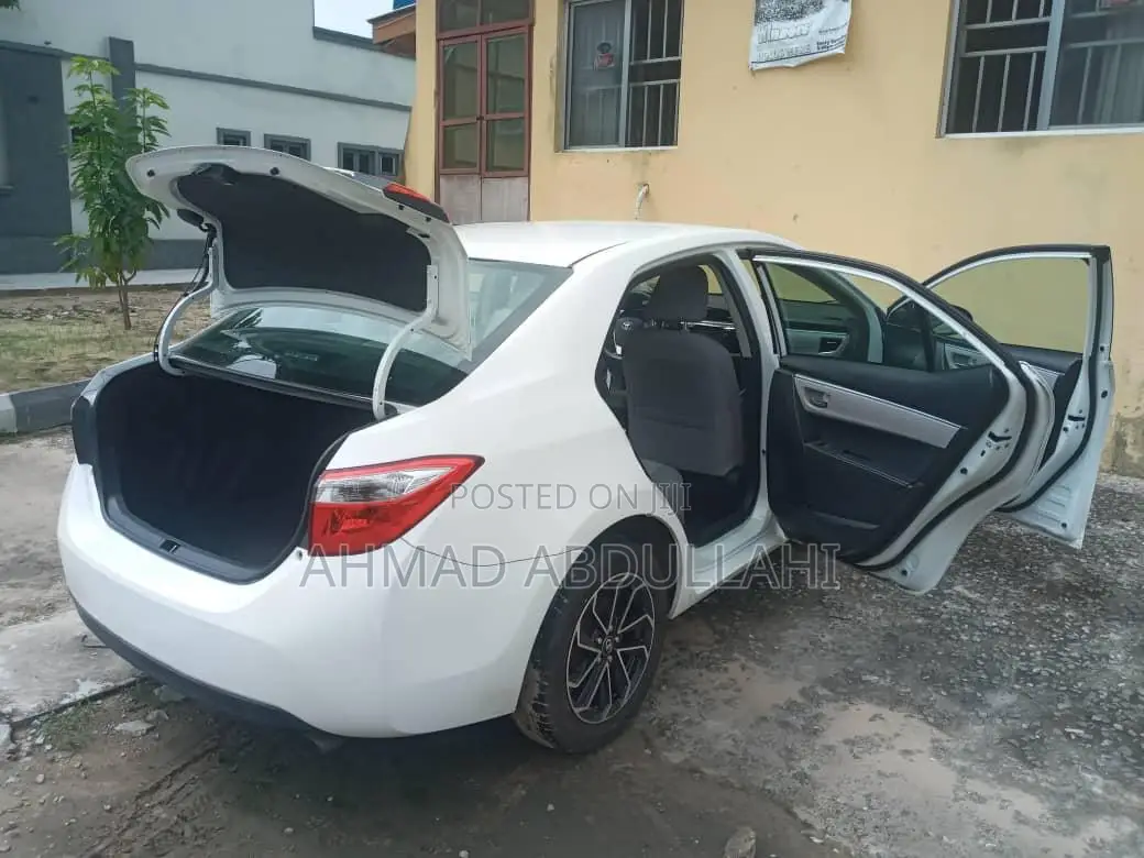 Toyota Corolla 2014 White