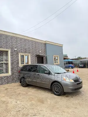 Toyota Sienna 2005 Gray