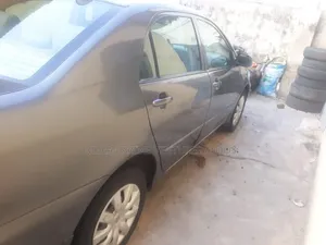Toyota Corolla 2005 Gray