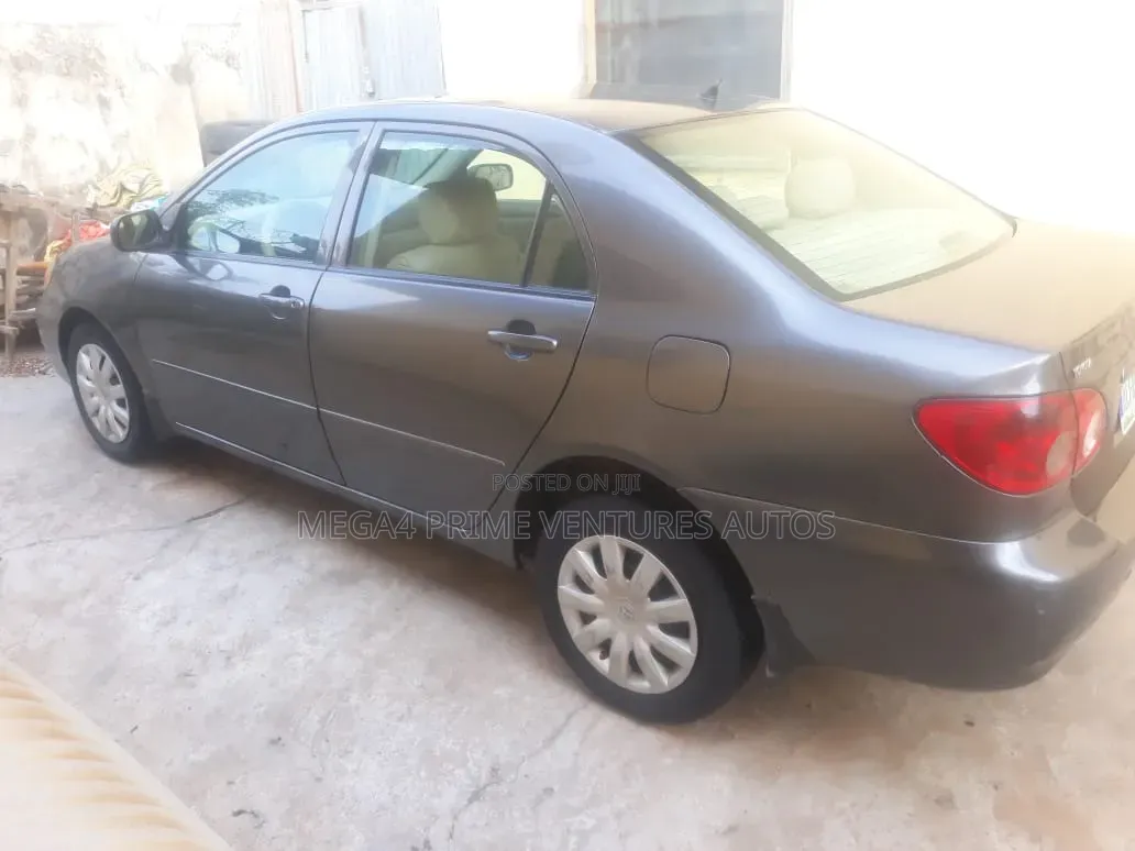 Toyota Corolla 2005 Gray
