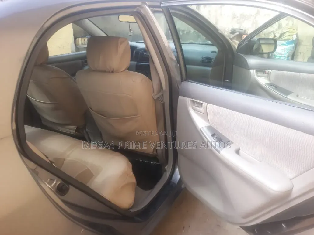 Toyota Corolla 2005 Gray