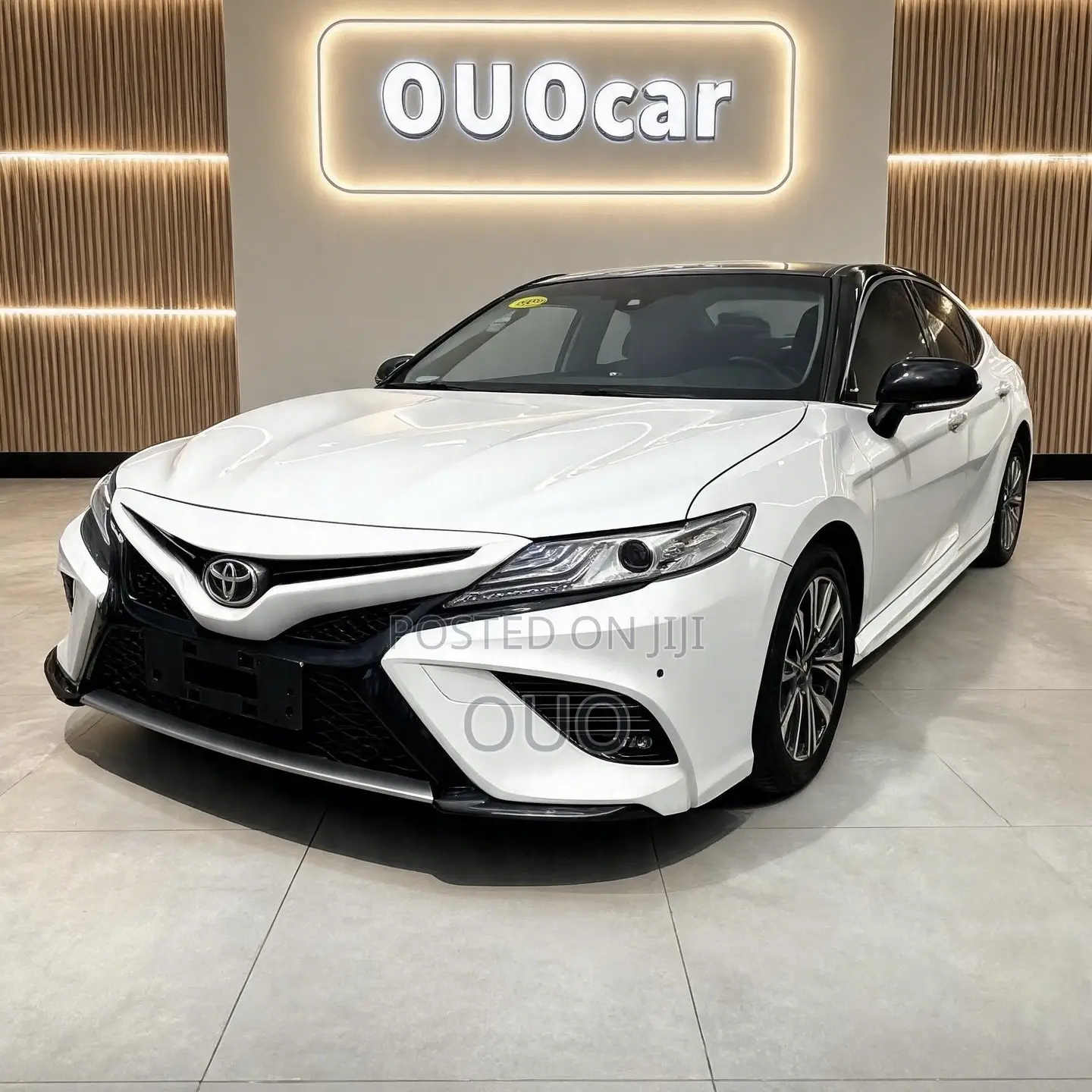 Toyota Camry 2019 White