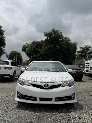 Toyota Camry XLE V6 4dr Sedan (3.5L 6cyl 6A) 2013 White