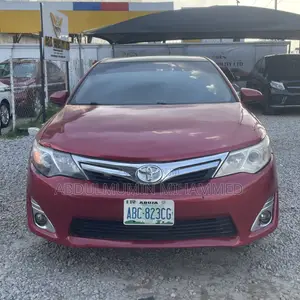 Toyota Camry SE 4dr Sedan (2.5L 4cyl 6A) 2013 Red