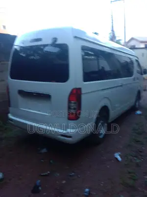 Toyota HiAce 2018 White