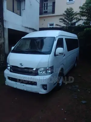 Toyota HiAce 2018 White
