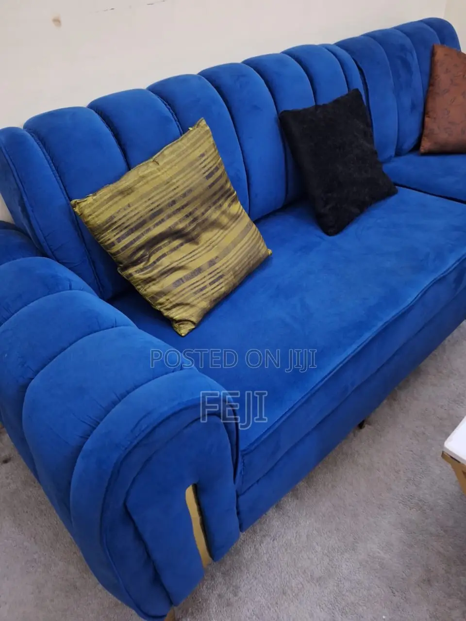 L Shaped Chair N Table