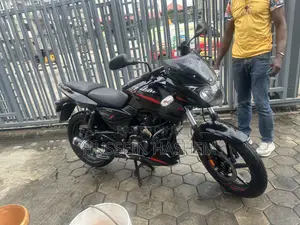 Bajaj Pulsar 220 F 2019 Black