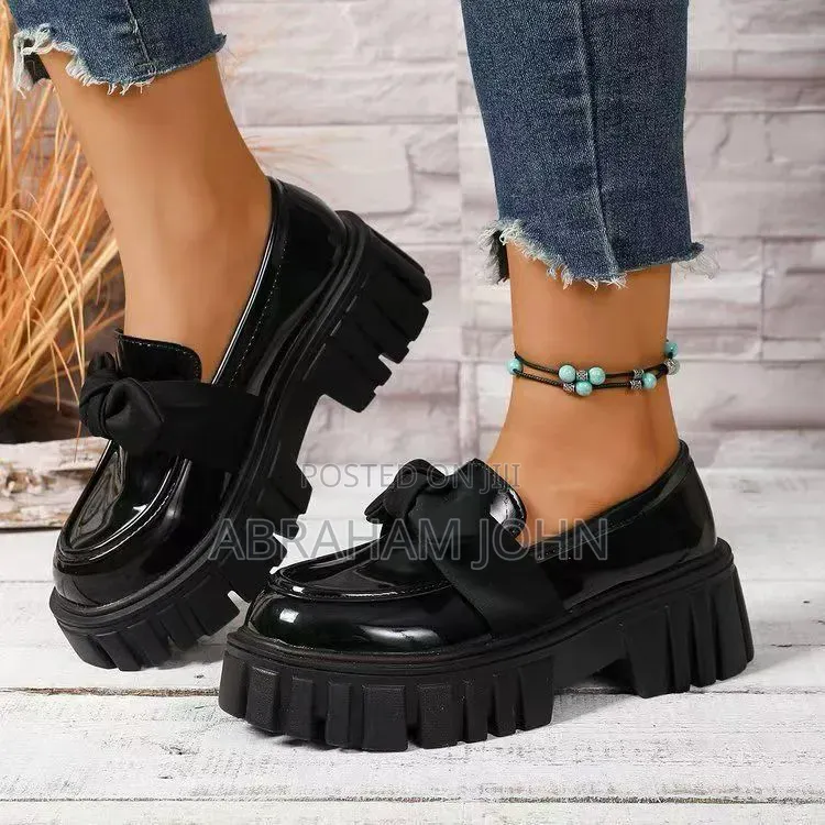 Women's Shoe