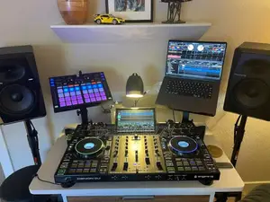 Deejay Fizzy