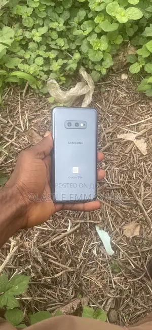 Samsung Galaxy S10e 128 GB Green