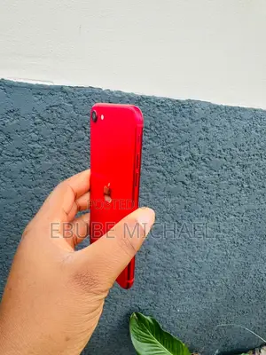 Apple iPhone SE 64 GB Red