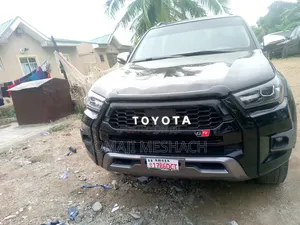 Toyota Hilux 2022 Black