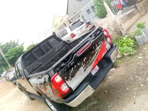 Toyota Hilux 2022 Black