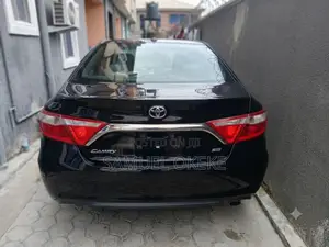 Toyota Camry SE 4dr Sedan (2.5L 4cyl 6A) 2015 Blue