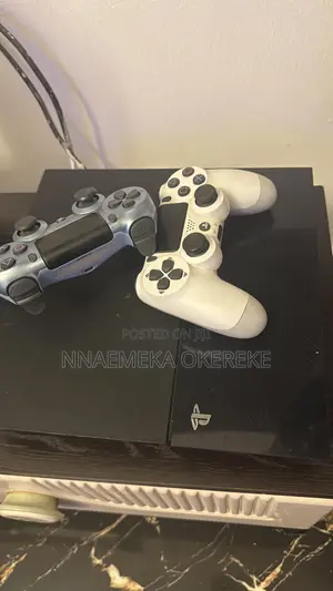 Ps4 With 2pads Available