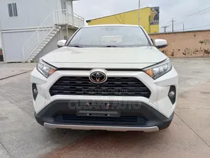 Toyota RAV4 2023 White