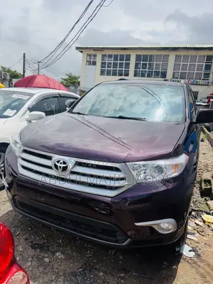 Toyota Highlander 2012 Maroon