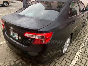 Toyota Camry SE 4dr Sedan (2.5L 4cyl 6A) 2013 Black