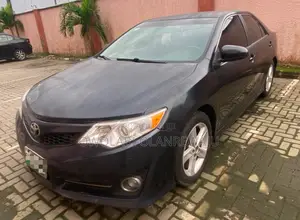 Toyota Camry SE 4dr Sedan (2.5L 4cyl 6A) 2013 Black