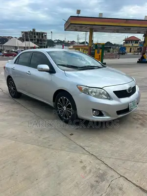Toyota Corolla LE 4dr Sedan (1.8L 4cyl 4A) 2010 Silver