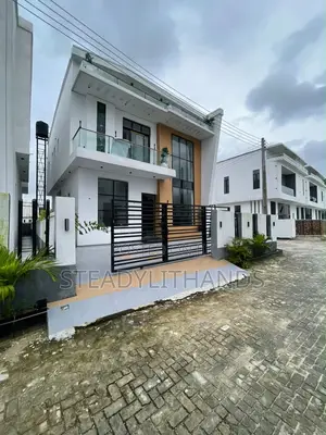 5bdrm Duplex in Off Lekki-Epe Expressway for sale