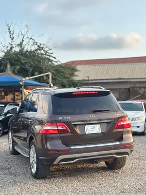 Mercedes-Benz M Class ML350 4MATIC 4dr SUV AWD (3.5L 6cyl 7A) 2014