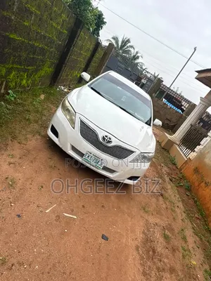 Toyota Camry XLE 4dr Sedan (2.4 4cyl 5A) 2008 White