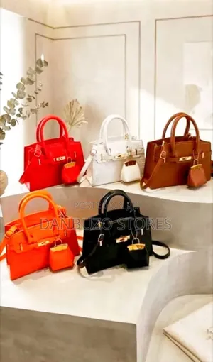 Premium Leather Exotic-Styled Women's Handbag With Pause