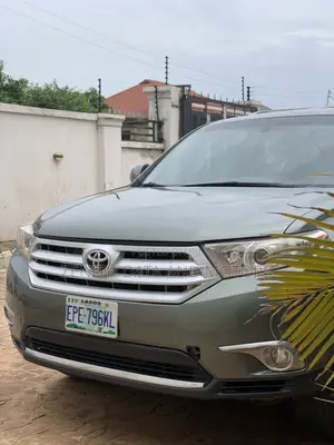 Toyota Highlander Limited 2012 Green