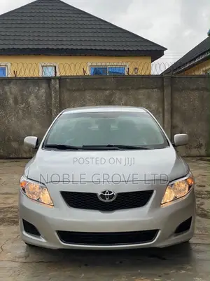 Toyota Corolla LE 4dr Sedan (1.8L 4cyl 4A) 2010 Silver