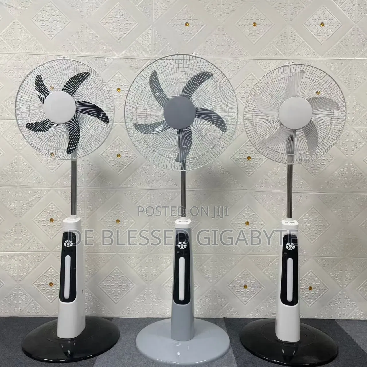 16" Solar Rechargeable Fan