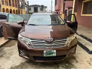 Toyota Venza V6 AWD 2010 Brown
